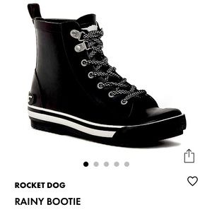 Rocket Dog Rainy Black & White Boots, Size 9.5